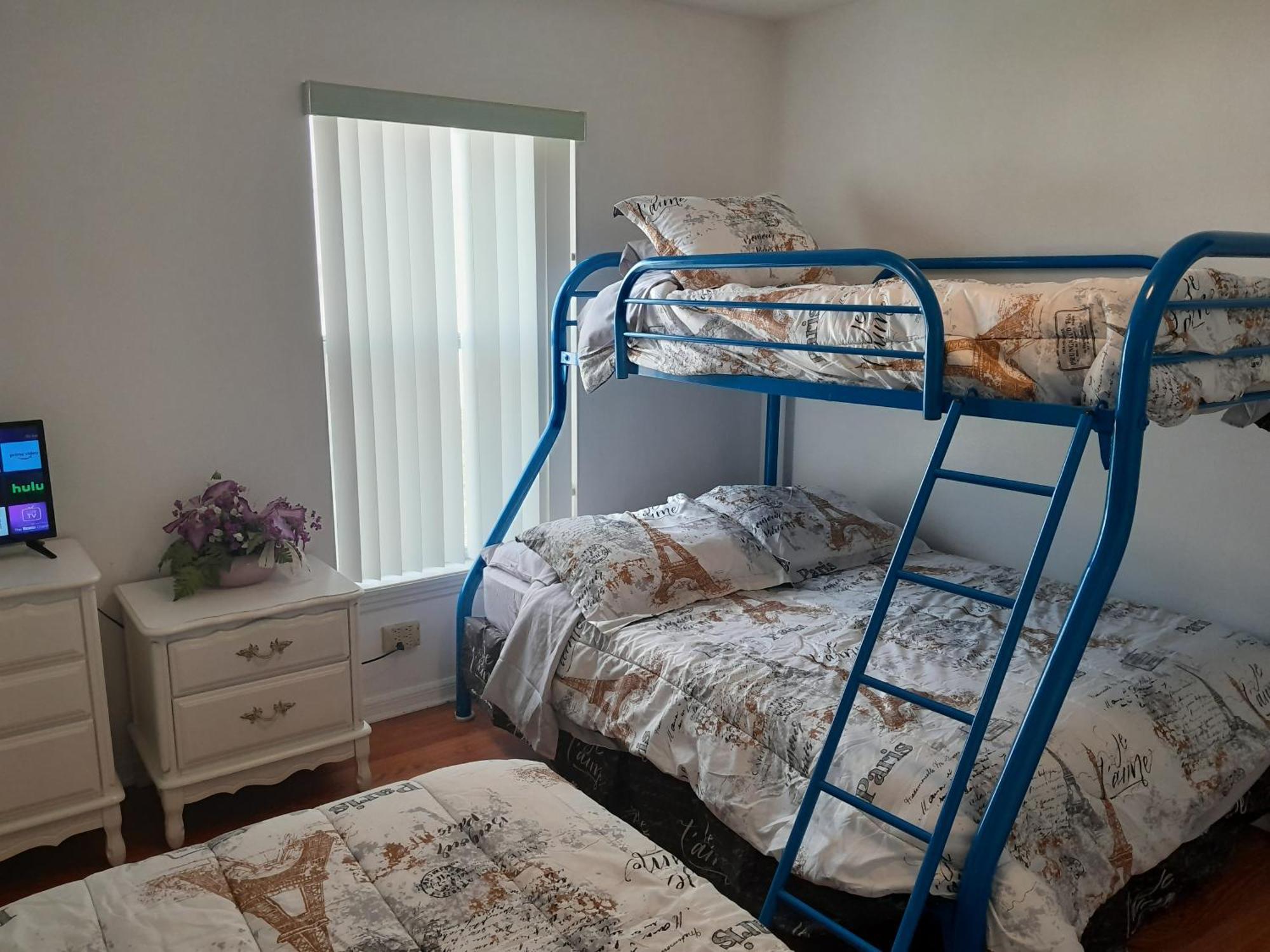 Three-Bedroom House In Clear Creek Орландо Екстериор снимка