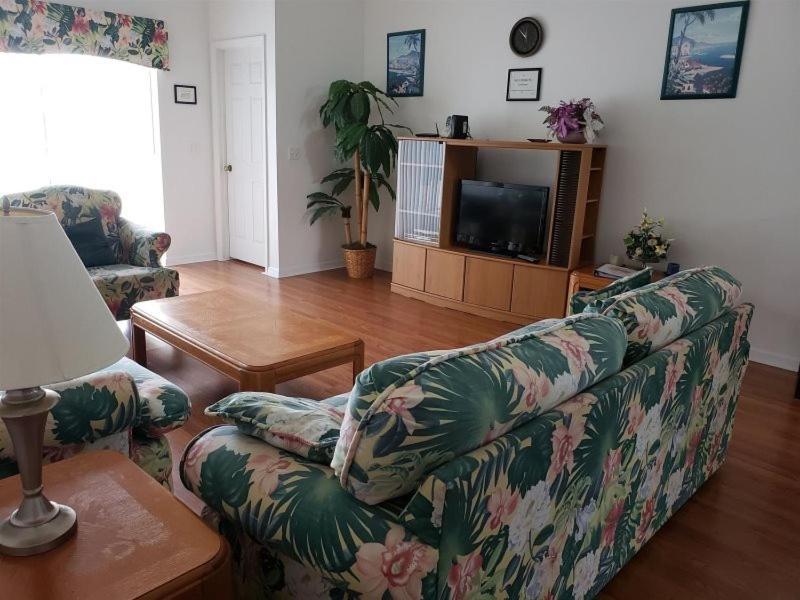 Three-Bedroom House In Clear Creek Орландо Екстериор снимка